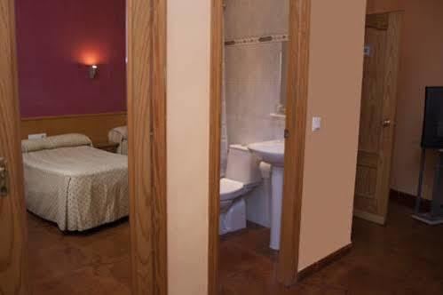 Ávila Hostal Le Vintage מראה חיצוני תמונה